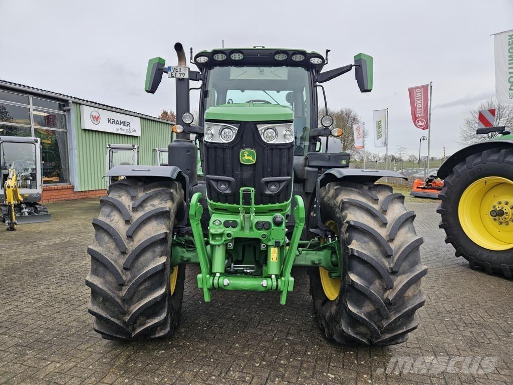 John Deere 6R215 Traktorit