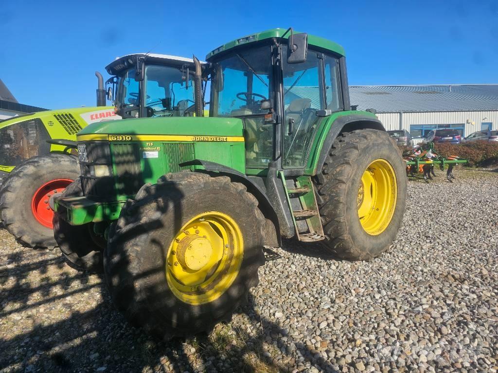John Deere 6910 Traktorit