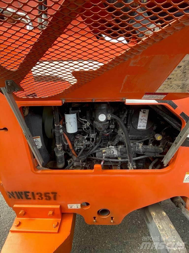 JLG 6042 Maastotrukit