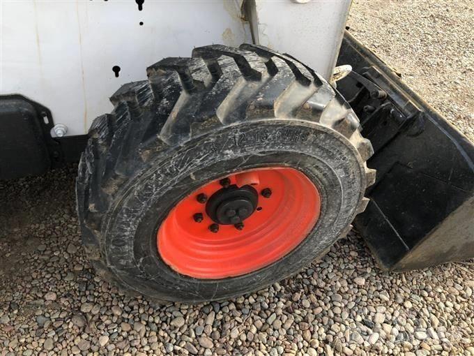 Bobcat S 300 Liukuohjatut kuormaajat