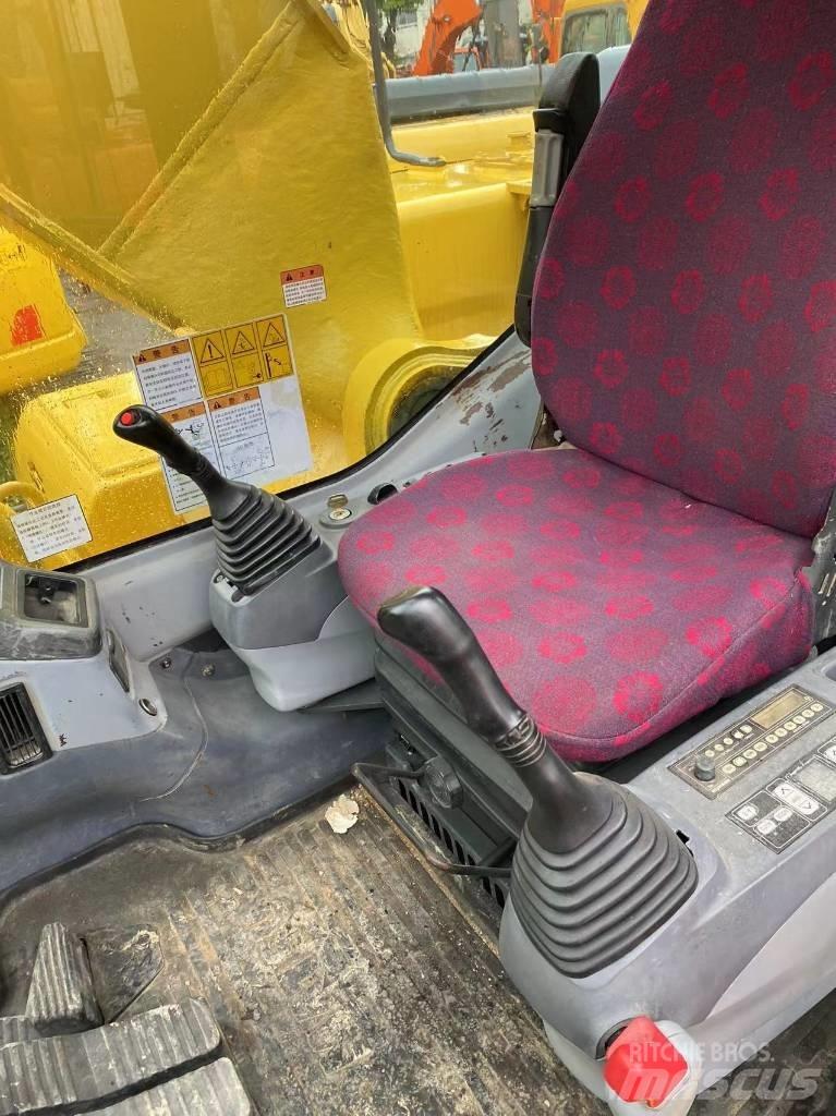 Komatsu 220 Telakaivukoneet