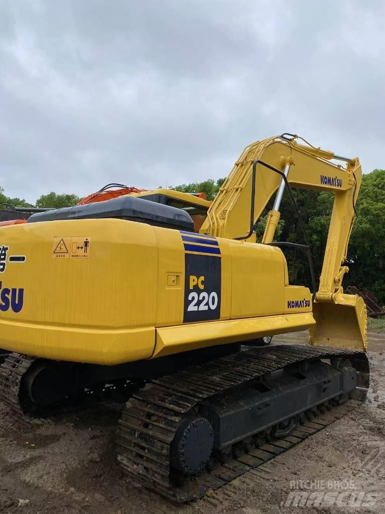 Komatsu 220 Telakaivukoneet