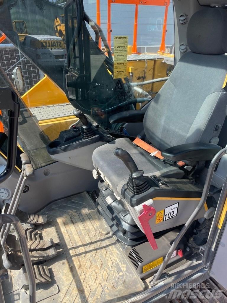 Volvo EC220E Telakaivukoneet