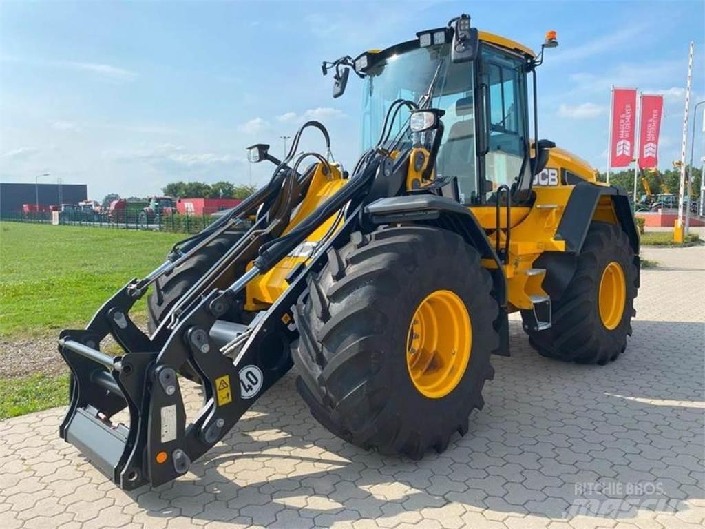 JCB 427 AGRI Pyöräkuormaajat