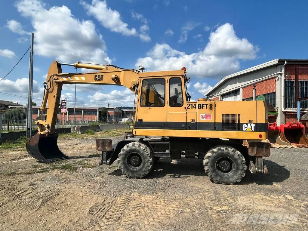 CAT 214 Pyöräkaivukoneet
