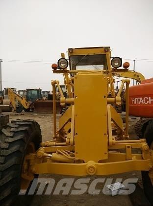 Komatsu GD 661 Tiehöylät