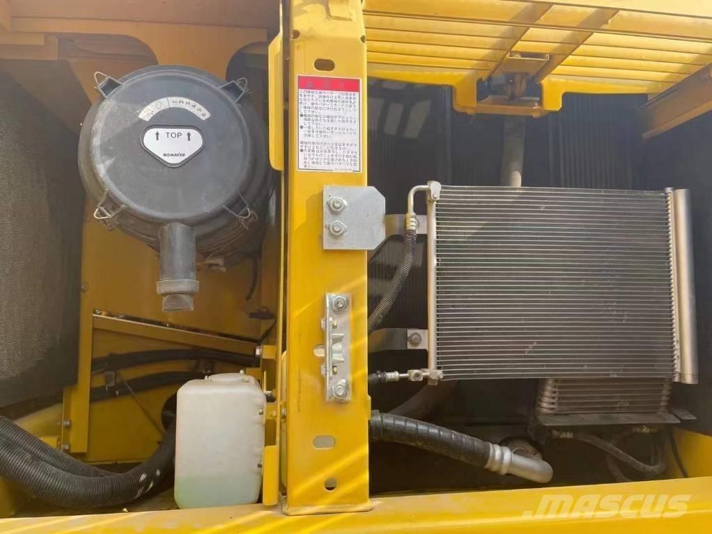 Komatsu PC 200 8N Telakaivukoneet