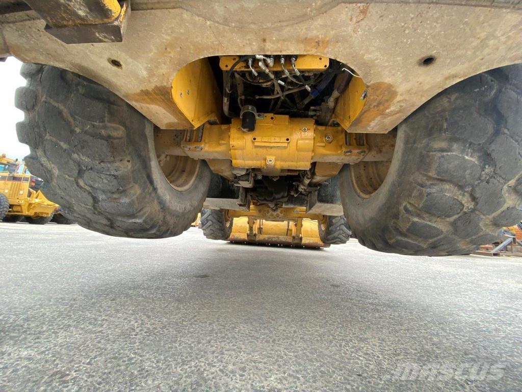 CAT 432F2 NVT Kaivurikuormaajat