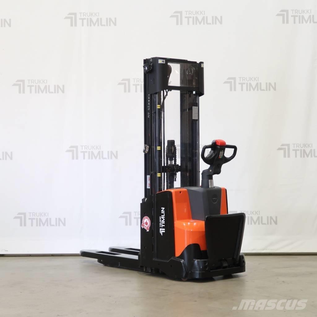 Toyota SWE120L Ajettavat pinoamisvaunut