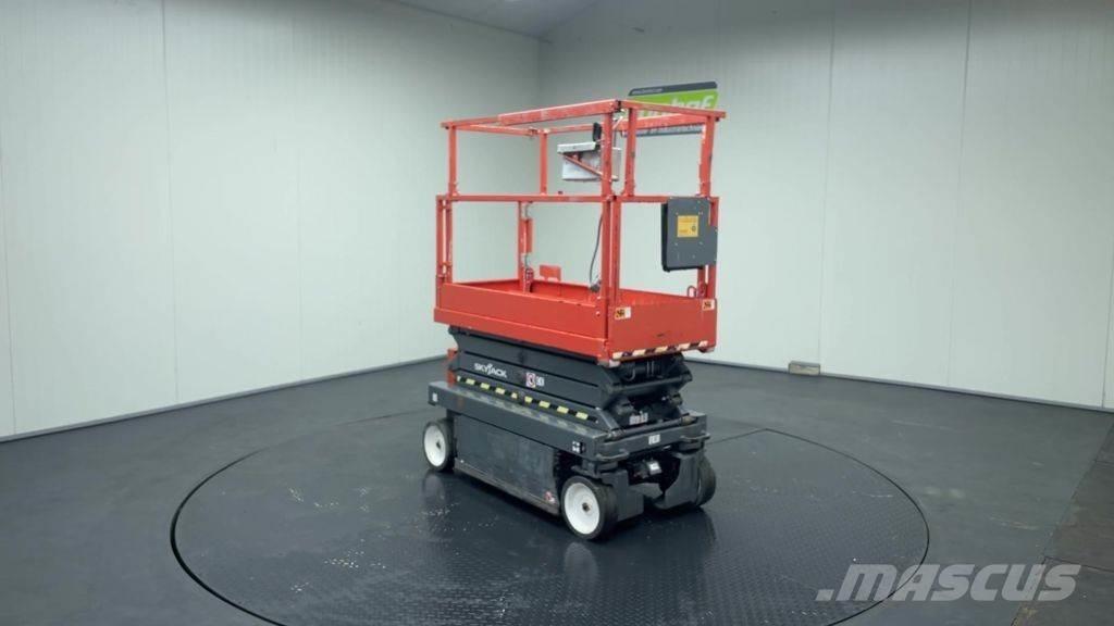 SkyJack SJ3219 Saksilavat
