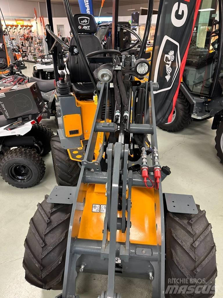 GiANT 1200 Liukuohjatut kuormaajat