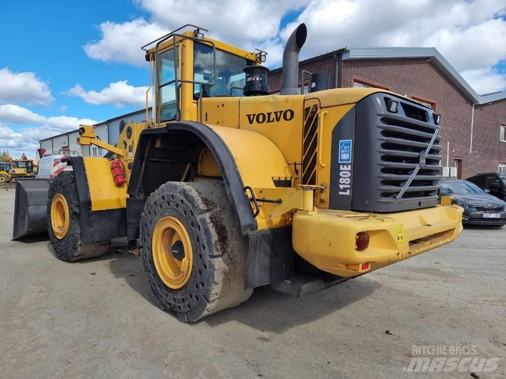 Volvo L 180 E Pyöräkuormaajat