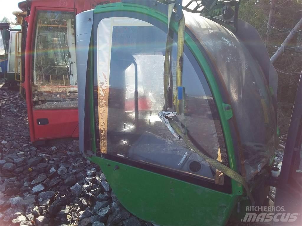 John Deere 1270e Ohjaamo ja sisusta
