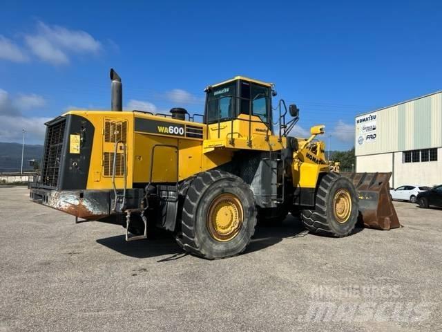 Komatsu WA 600-6 Pyöräkuormaajat