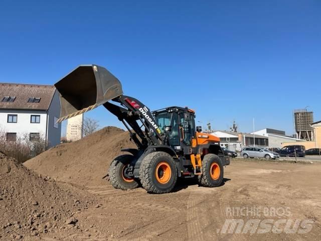 Doosan DL280 Pyöräkuormaajat