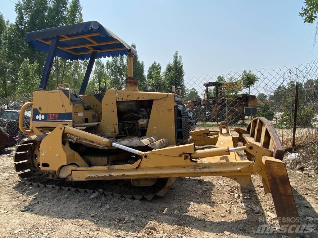 Komatsu D21P-6 Telaketjupuskutraktorit