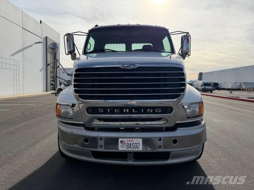 Sterling AT 9500 Vaihtolava-autot