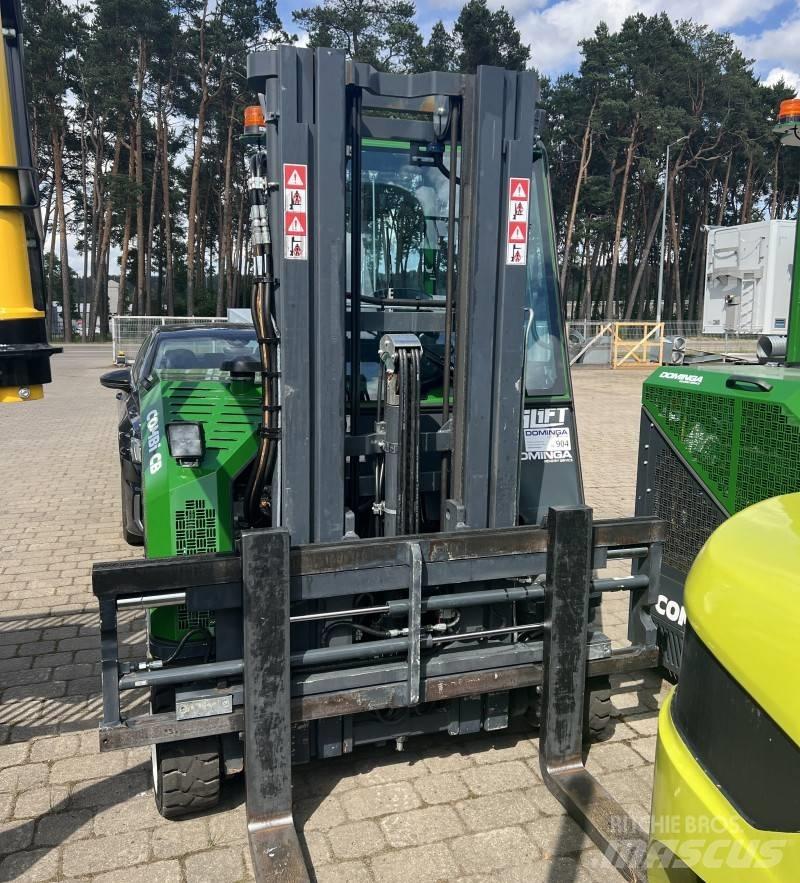 Combilift CB2500 Nelitietrukit