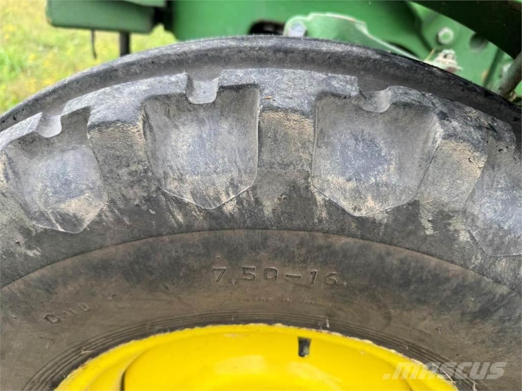 John Deere 1040 S Traktorit