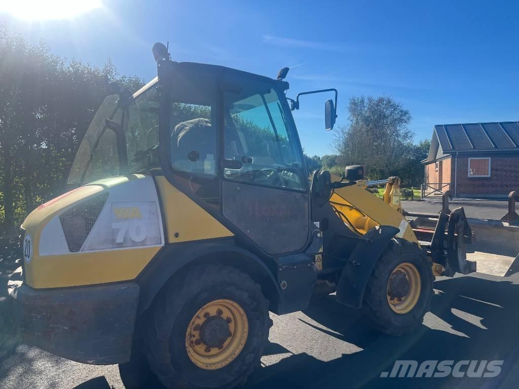 Komatsu WA 70-5 Pienkuormaajat