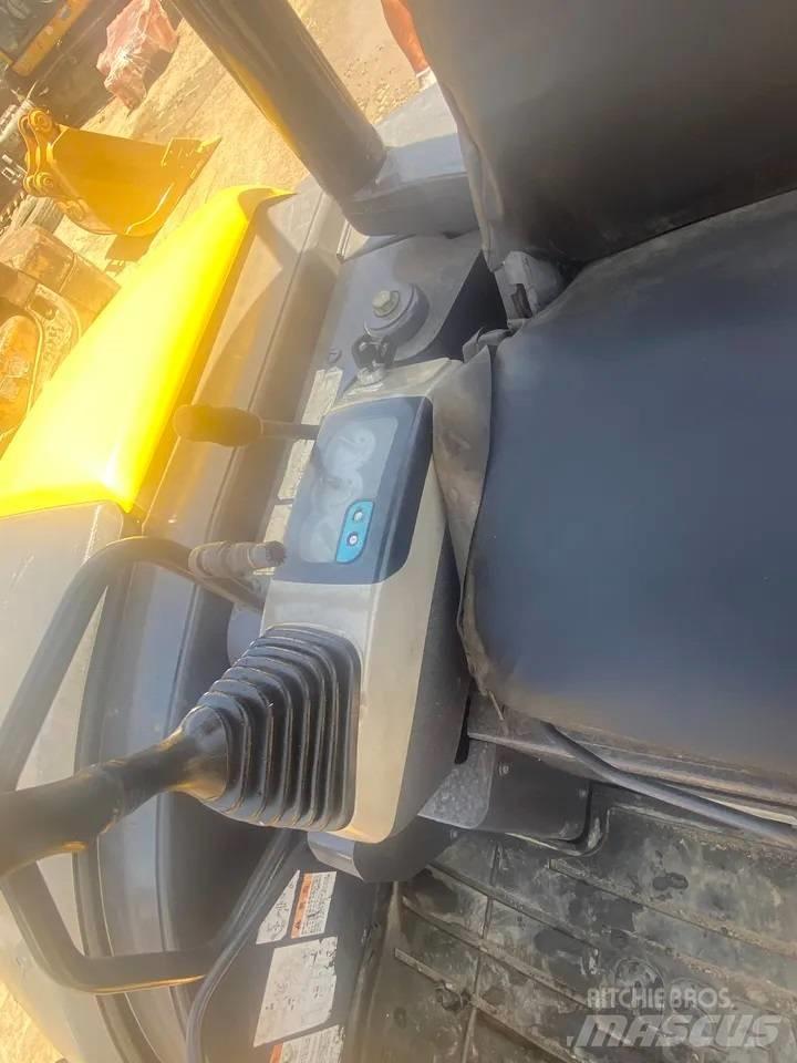 Komatsu PC 40 MR-2 Minikaivukoneet < 7t