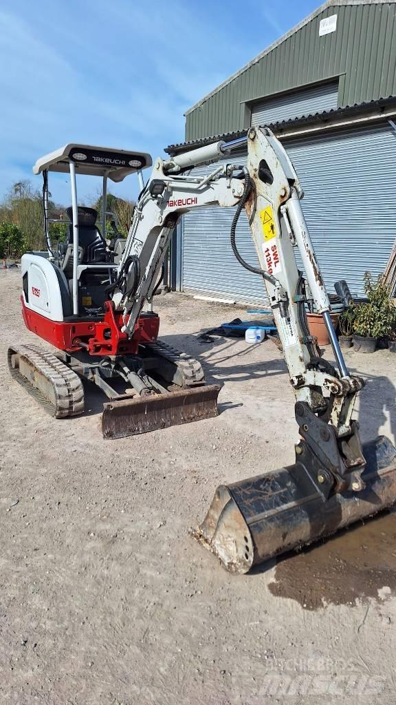 Takeuchi TB 225 Minikaivukoneet < 7t