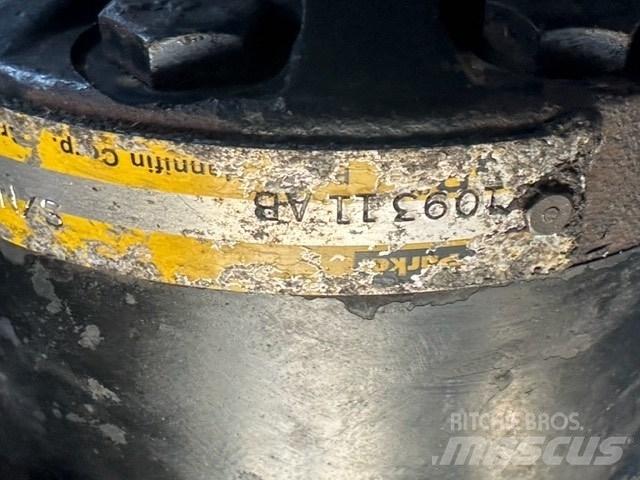 SkyJack SJ 8831 Saksilavat