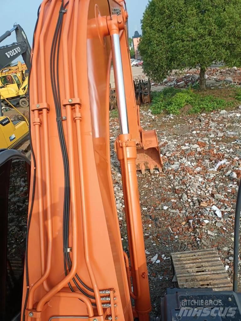 Hitachi ZX 250 LC Telakaivukoneet