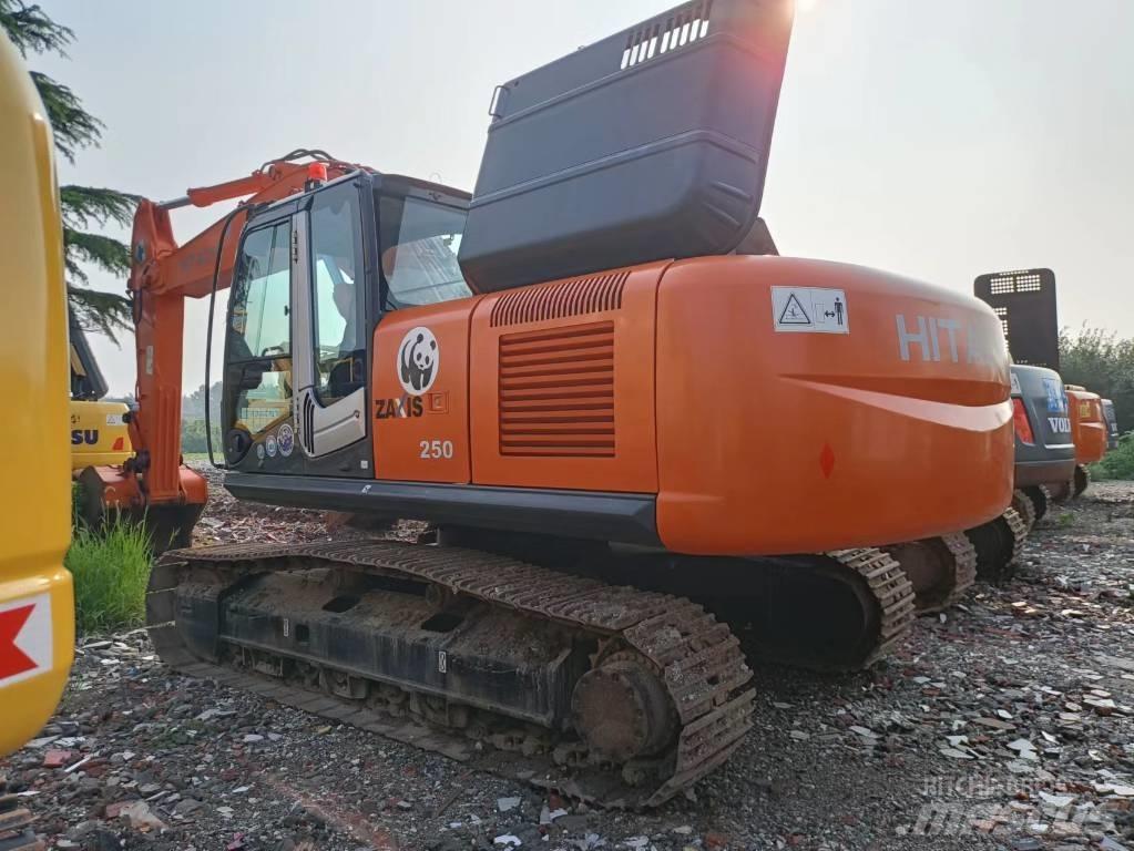 Hitachi ZX 250 LC Telakaivukoneet