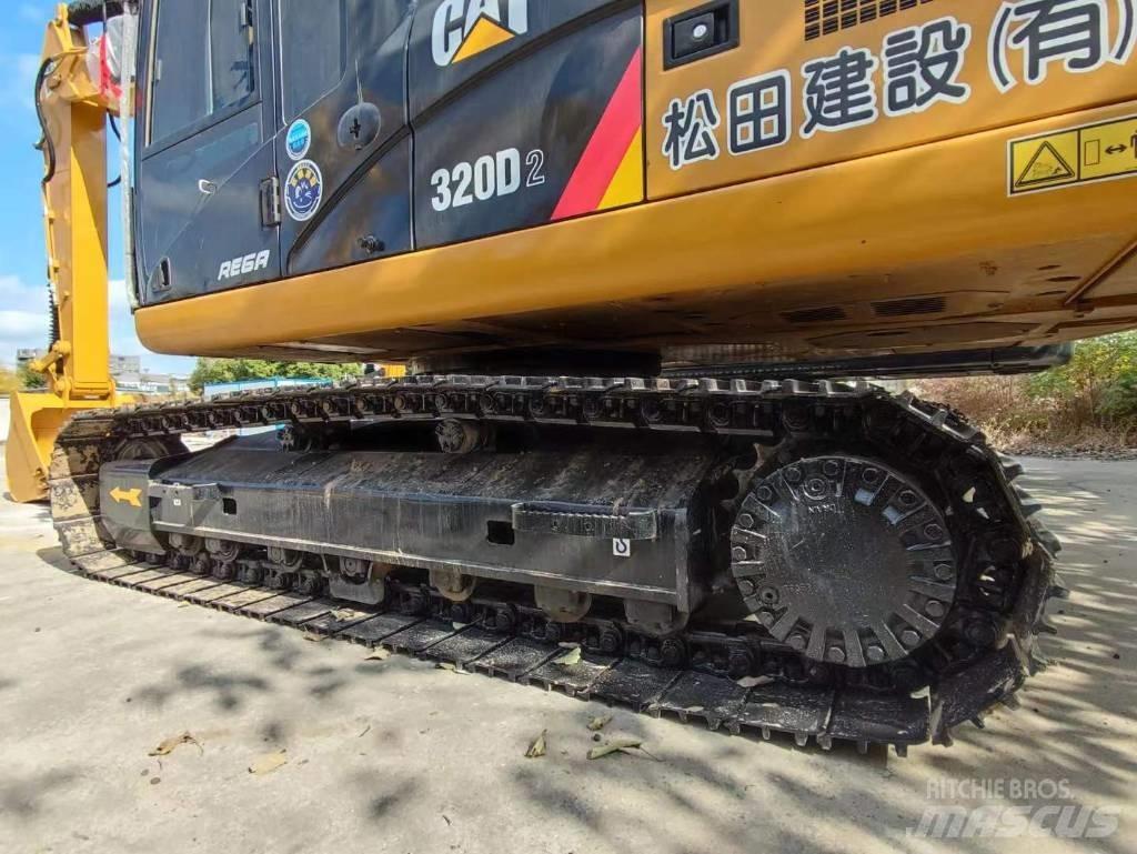 CAT 320D2 Midikaivukoneet 7t - 12t