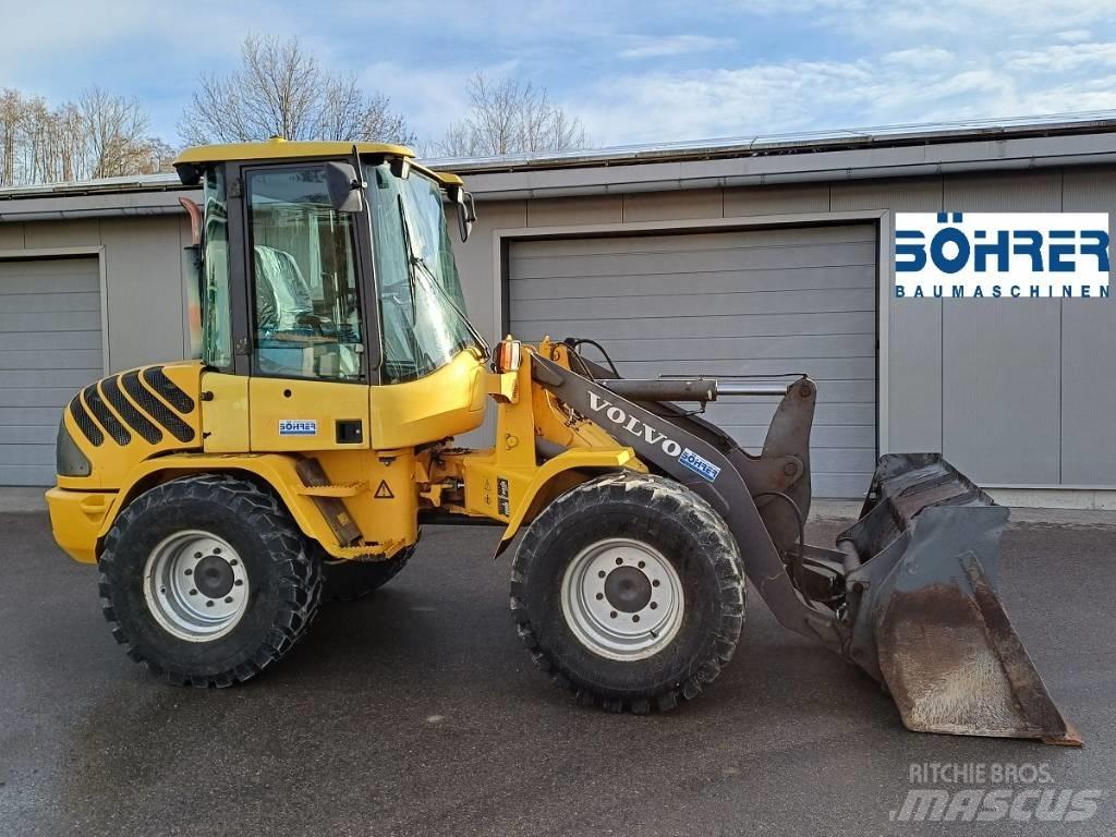 Volvo L 30 B Pyöräkuormaajat
