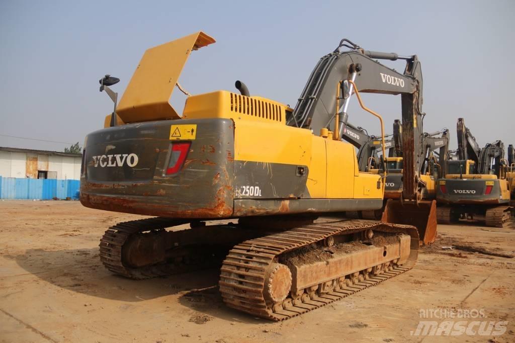 Volvo EC250 Telakaivukoneet