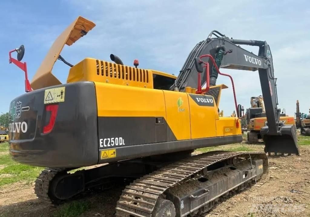 Volvo EC 250 D L Telakaivukoneet