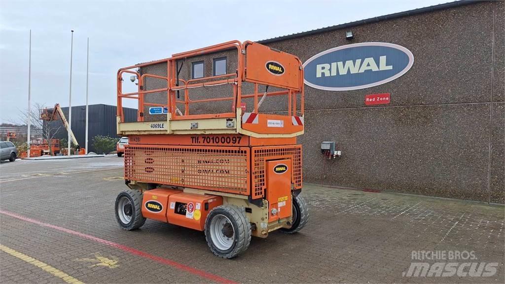JLG 4069LE Saksilavat