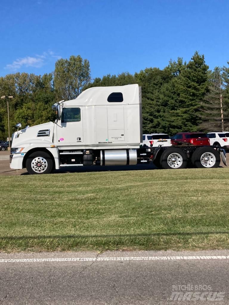 Western Star 5700 XE Vetopöytäautot