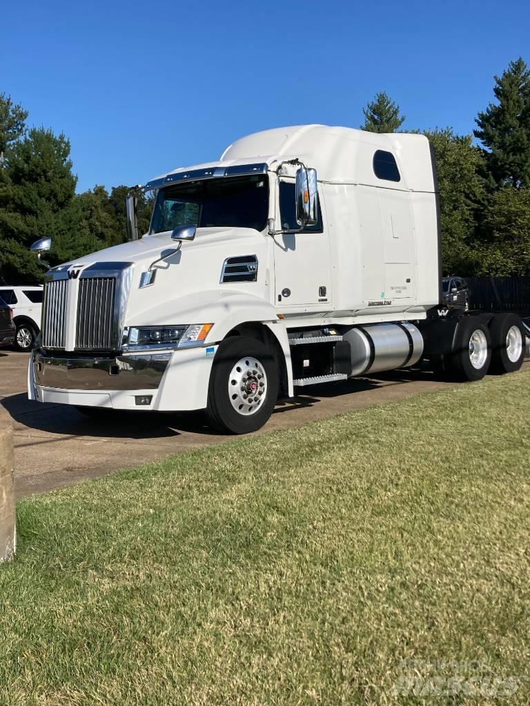 Western Star 5700 XE Vetopöytäautot
