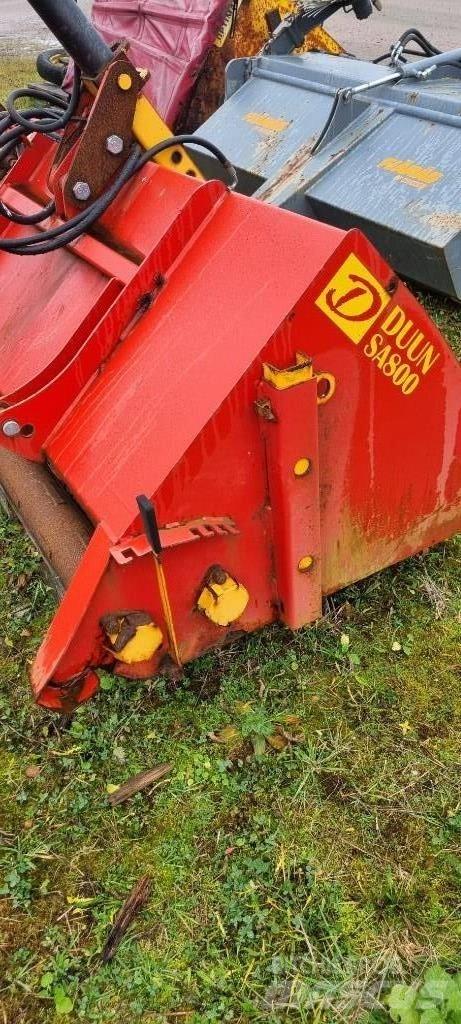  Dunn 800 Hiekan- ja suolanlevittimet