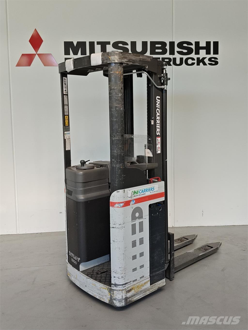 Atlet AJN160 Ajettavat pinoamisvaunut