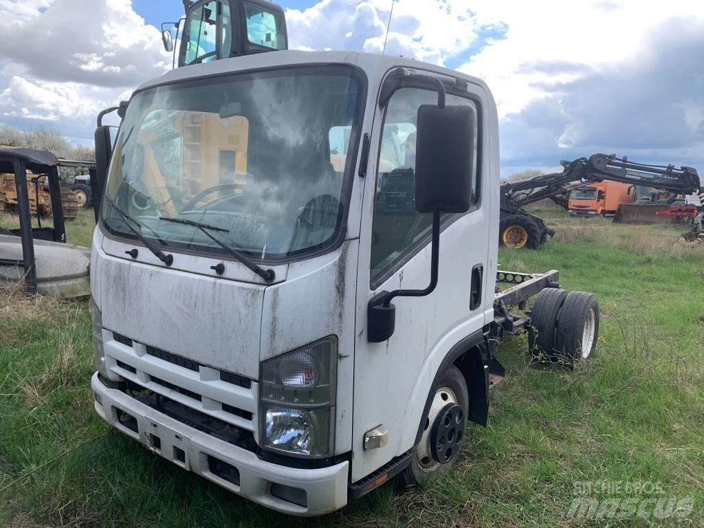Isuzu FOR PARTS Pakettiautot