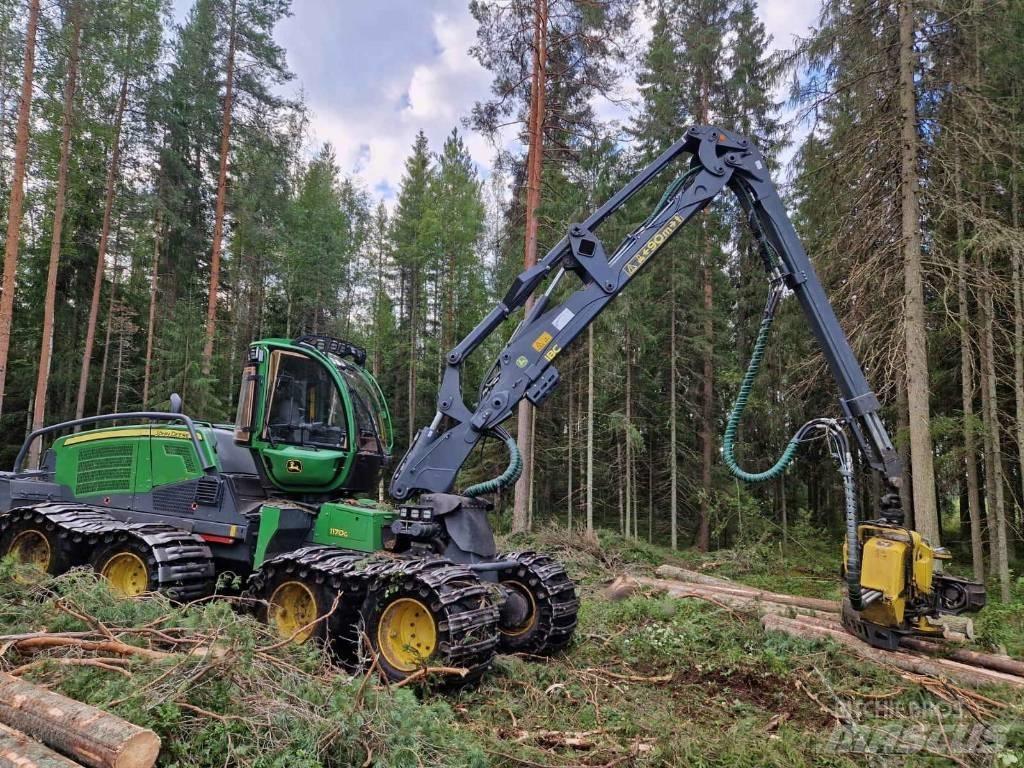 John Deere 1170 G Harvesterit