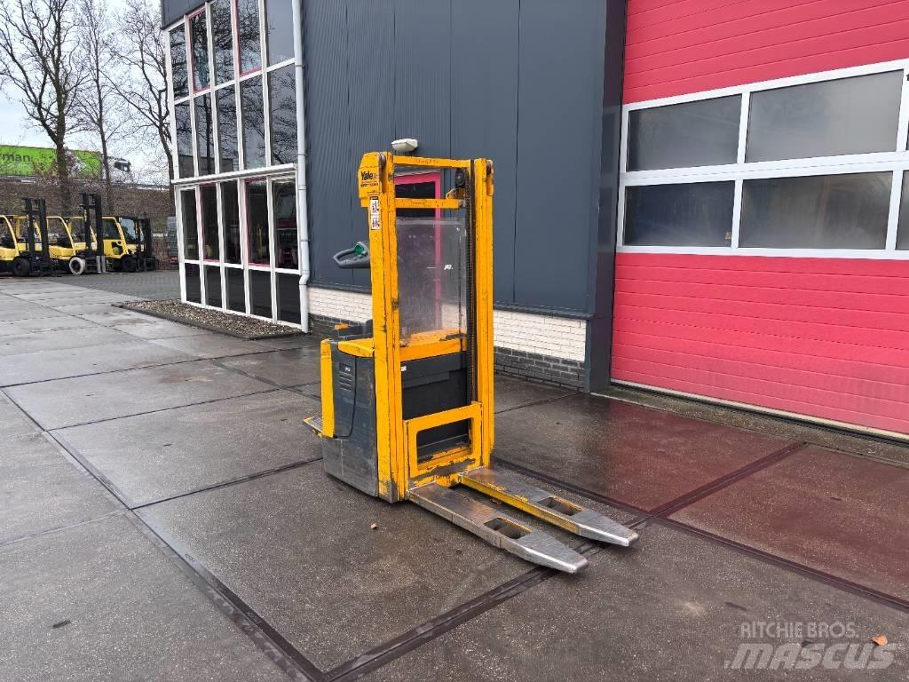 Jungheinrich WP 12S Ajettavat pinoamisvaunut