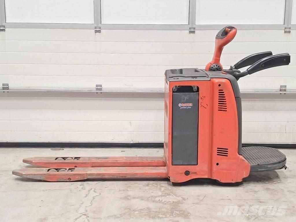 Linde T30 Lavansiirtotrukit
