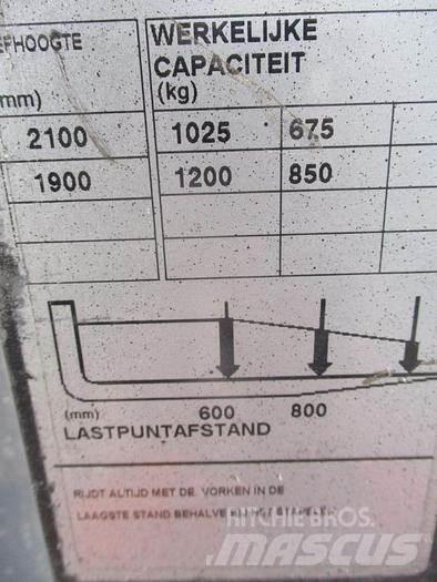 BT SWE 160D Käyden ajettavat pinoamistrukit