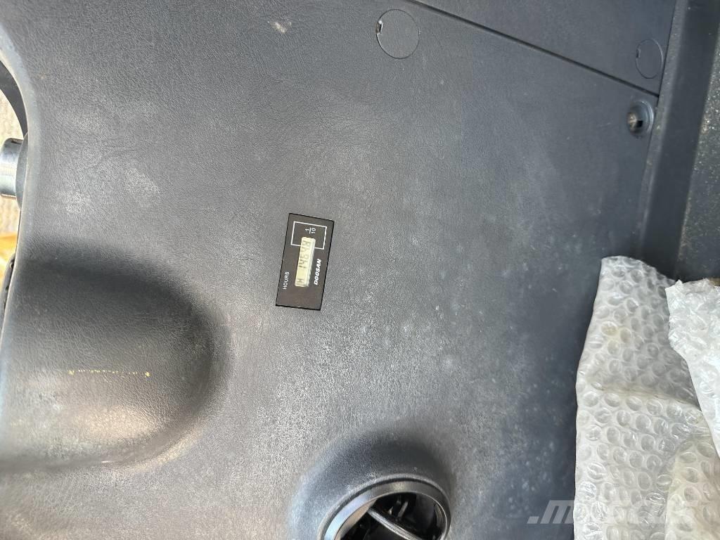 Hyundai R220LC-9S Telakaivukoneet