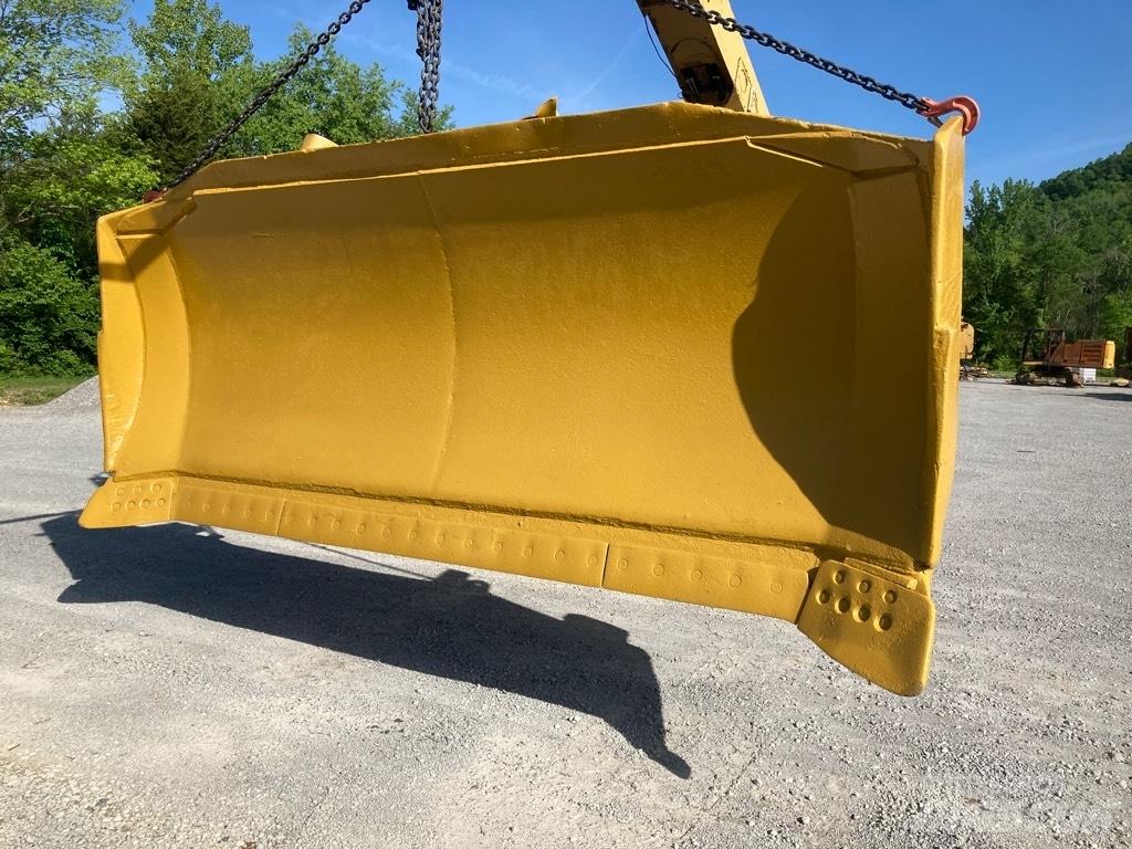 CAT D9T SU Blade Puskulevyt