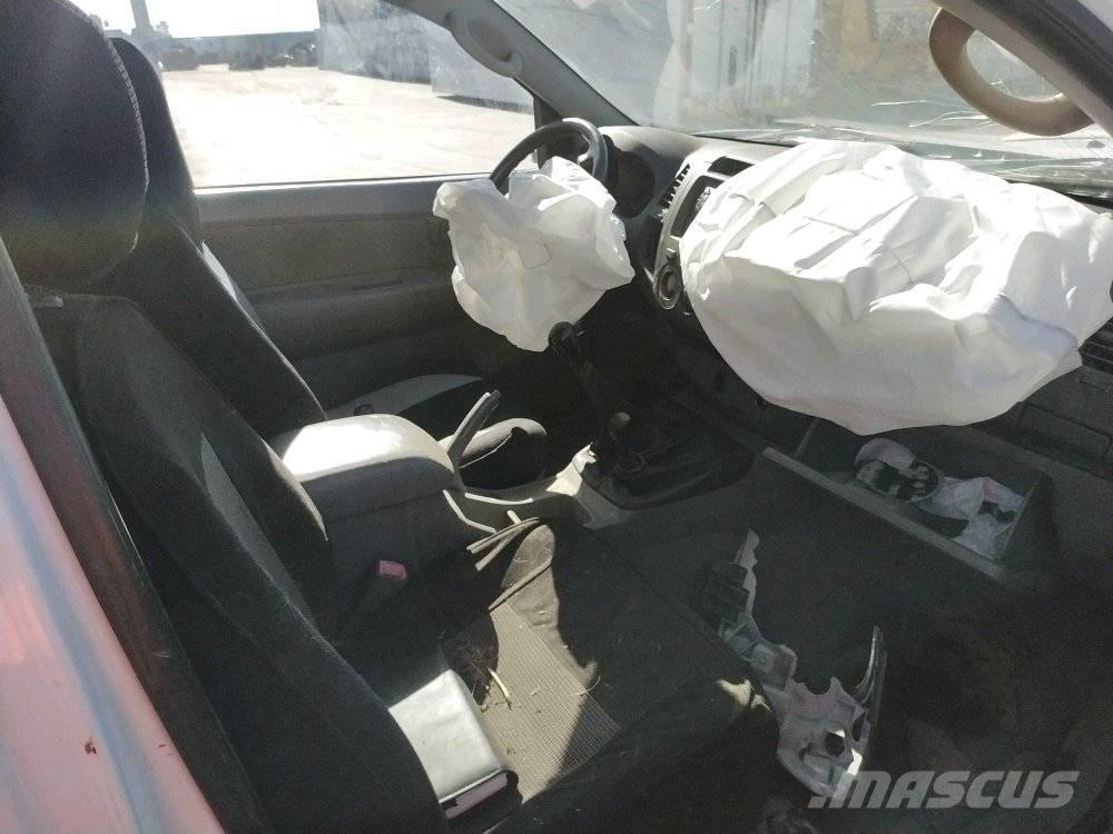 Toyota Hilux 4 Lava-autot