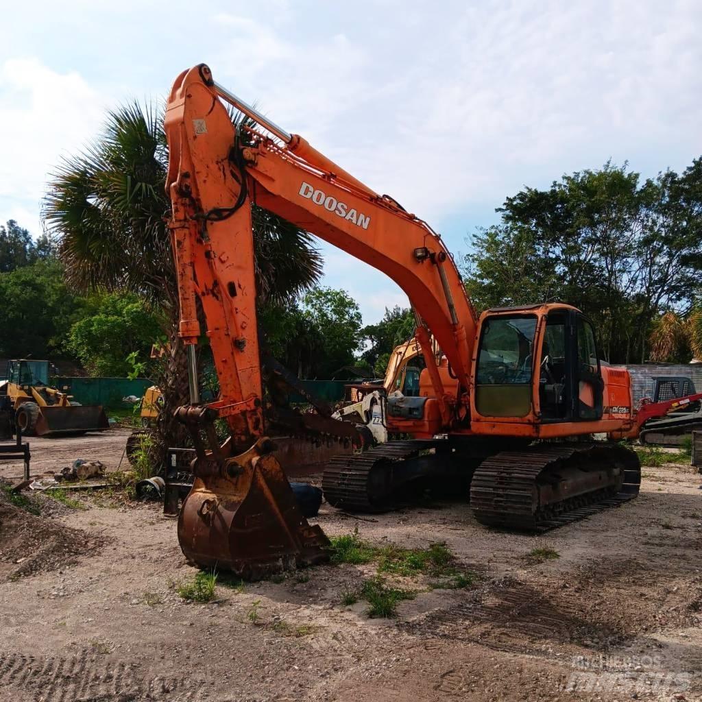 Doosan DX 225 LC Telakaivukoneet