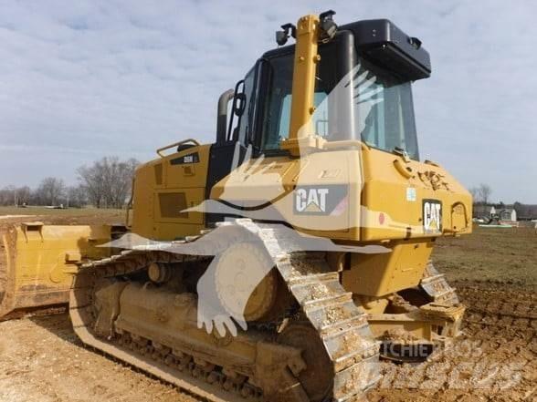 CAT D6N XL Telaketjupuskutraktorit