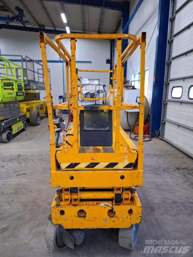 Haulotte Compact 8 Saksilavat