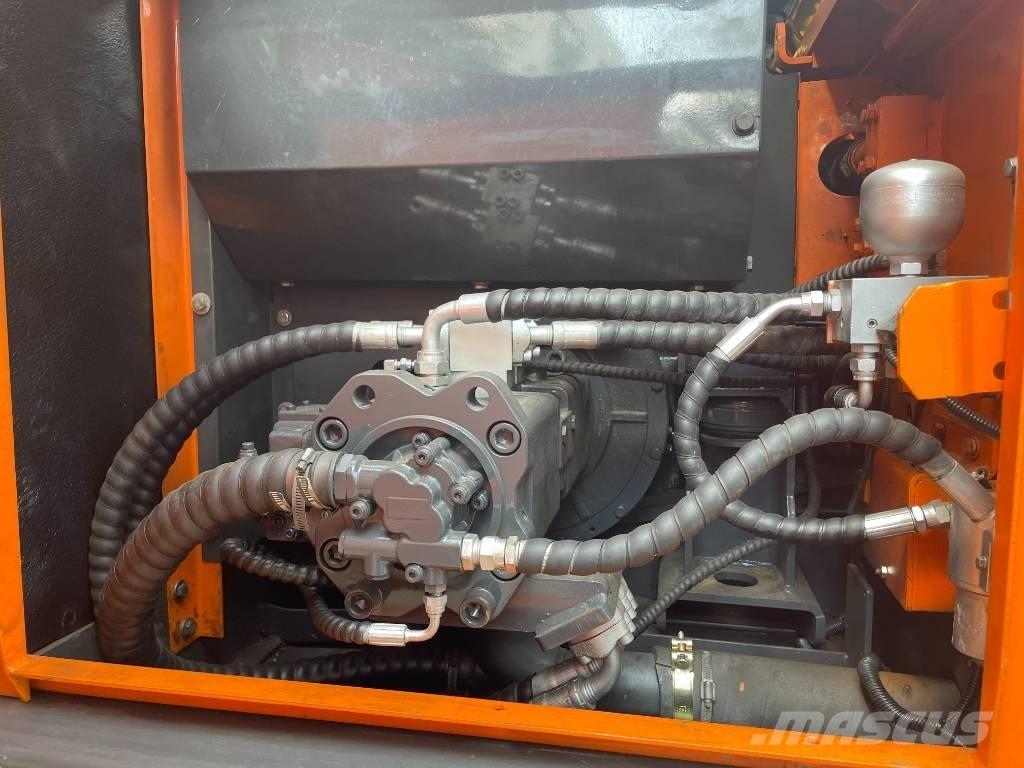 Doosan DX 225 LCA Midikaivukoneet 7t - 12t